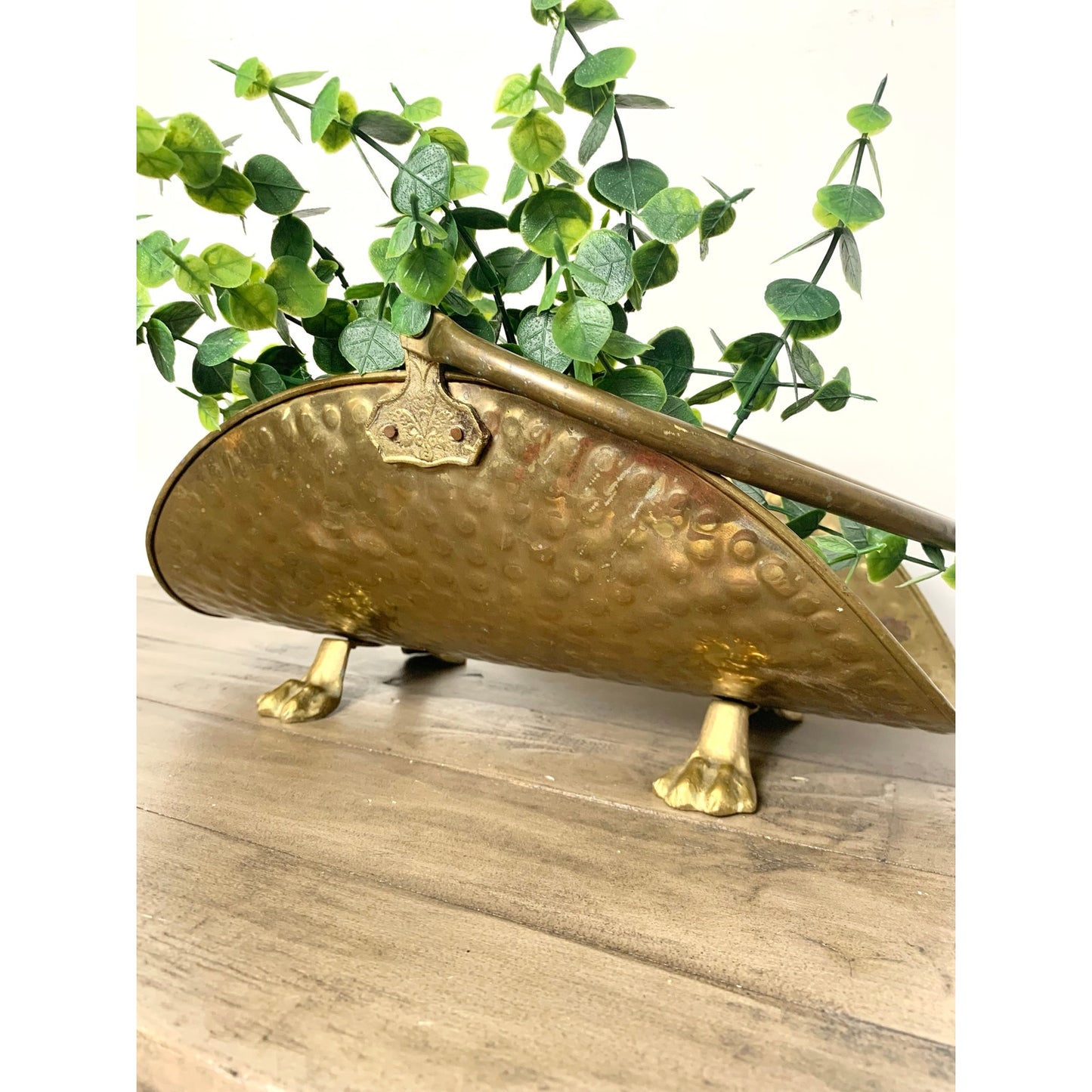 Vintage Hammered Brass Magazine Rack Log Holder with Paw Feet Hollywood Regency