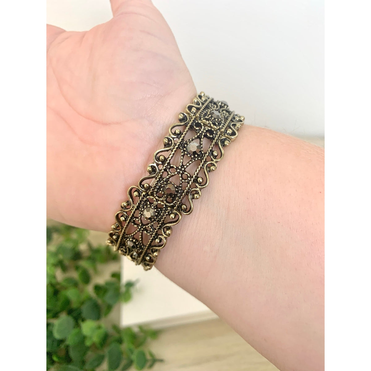 Cameo Stretch Bracelet Rhinestone Floral Victorian Revival Style Statement Jewelry