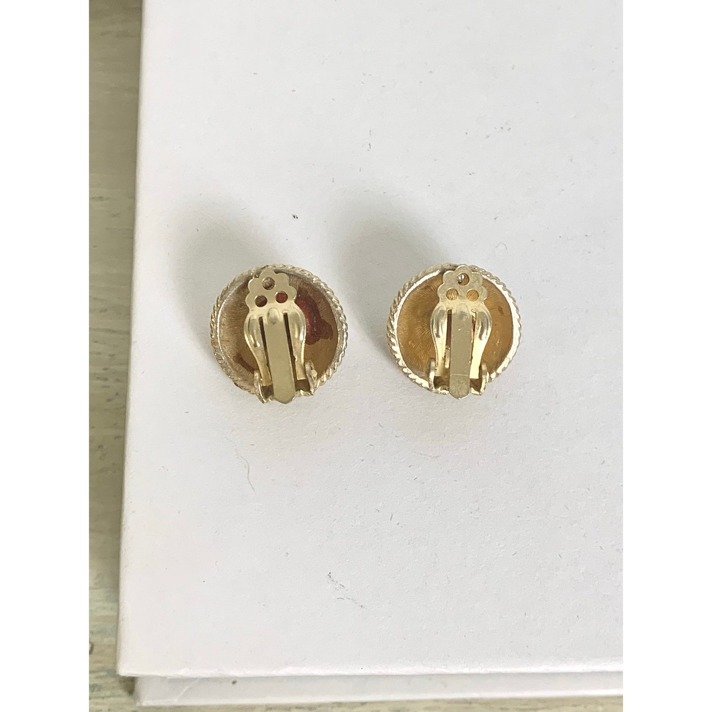 Vintage Gold Tone Clip On Earrings Green Rhinestone Textured Retro Statement