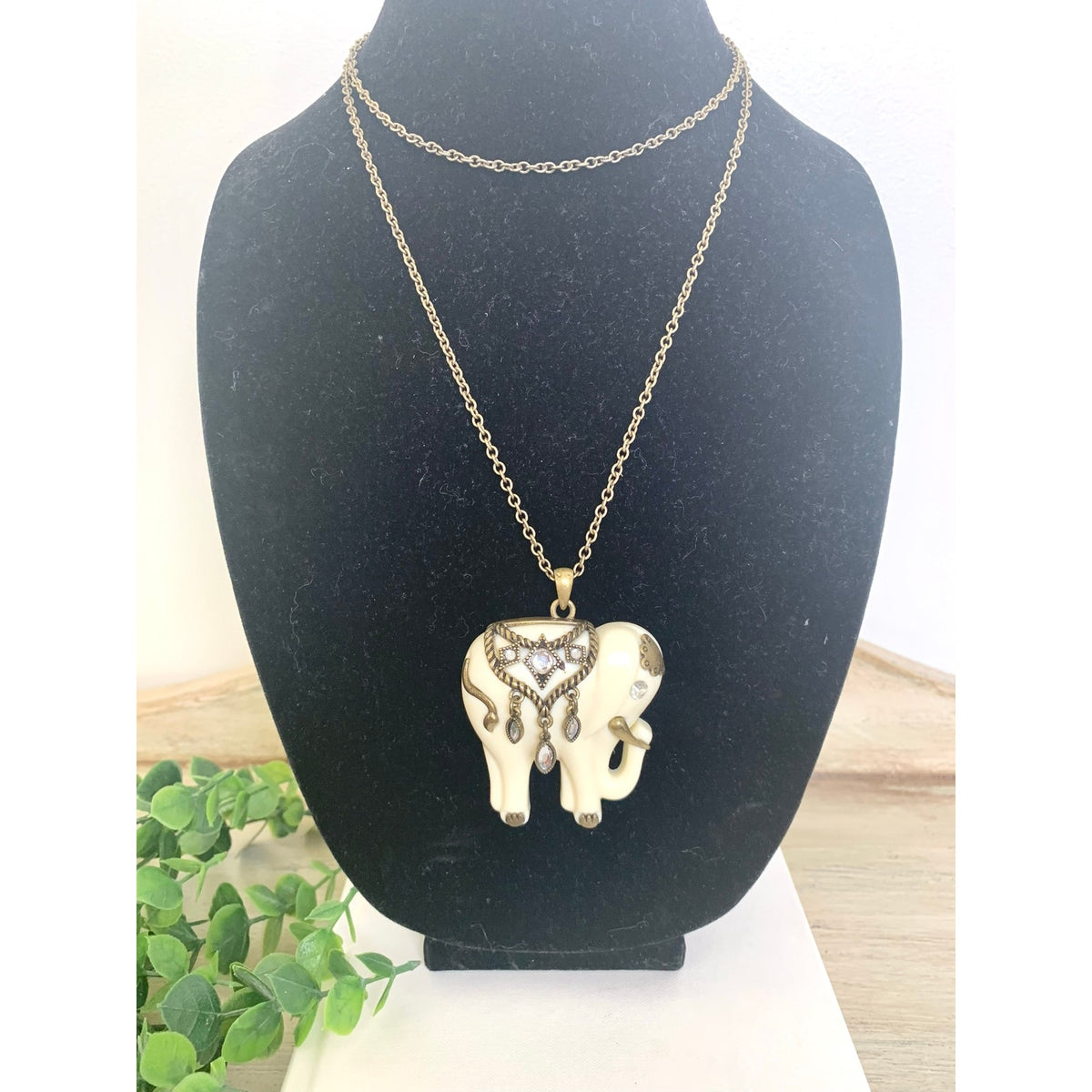Vintage Avon Elephant Pendant Necklace Cream Resin Rhinestone Saddle Boho