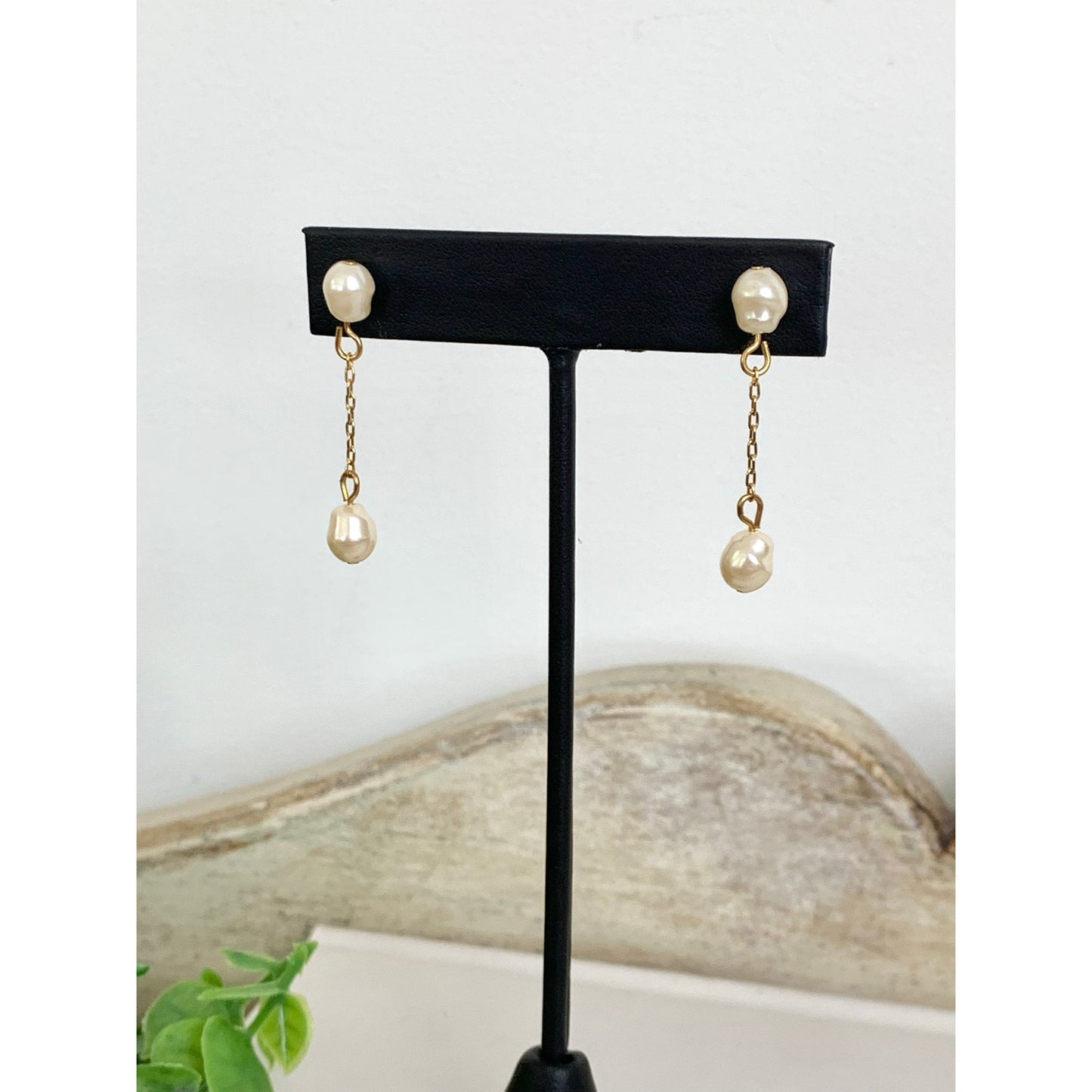 Vintage Faux Pearl Drop Earrings Gold Tone Dangle Post Back Romantic Minimalist Jewelry
