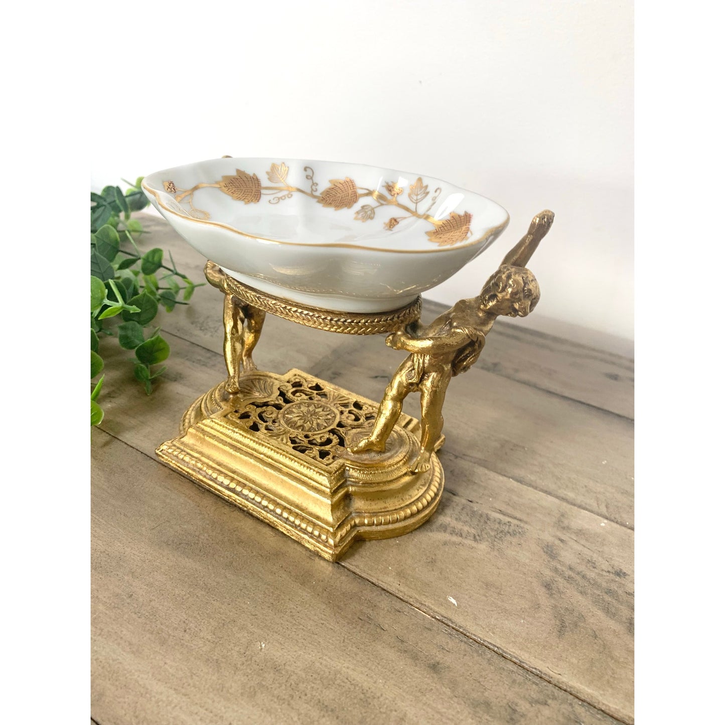 Vintage Gilded Ormolu Cherub Soap Dish Pedestal Catchall Bowl Hollywood Regency
