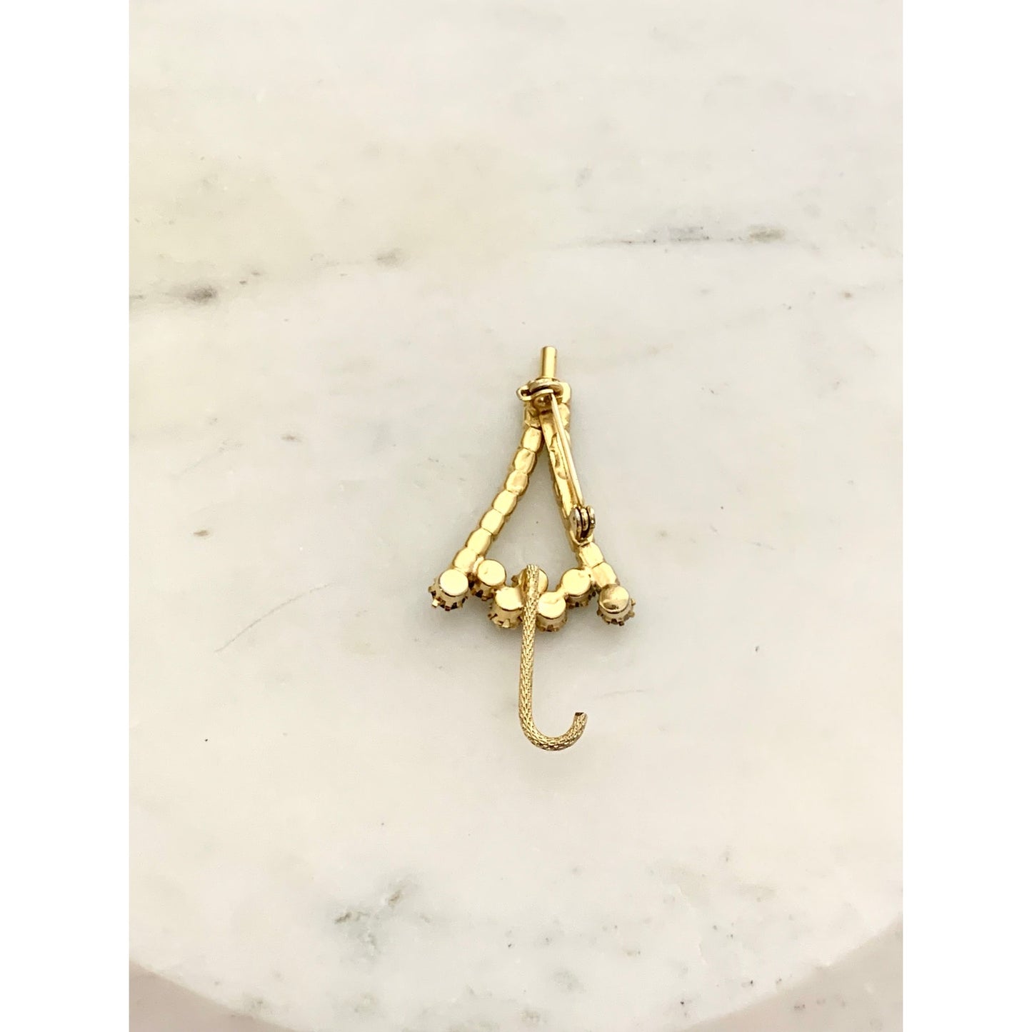 Vintage Green Rhinestone Umbrella Brooch Gold Tone Costume Jewelry Pin Sparkling Emerald Green