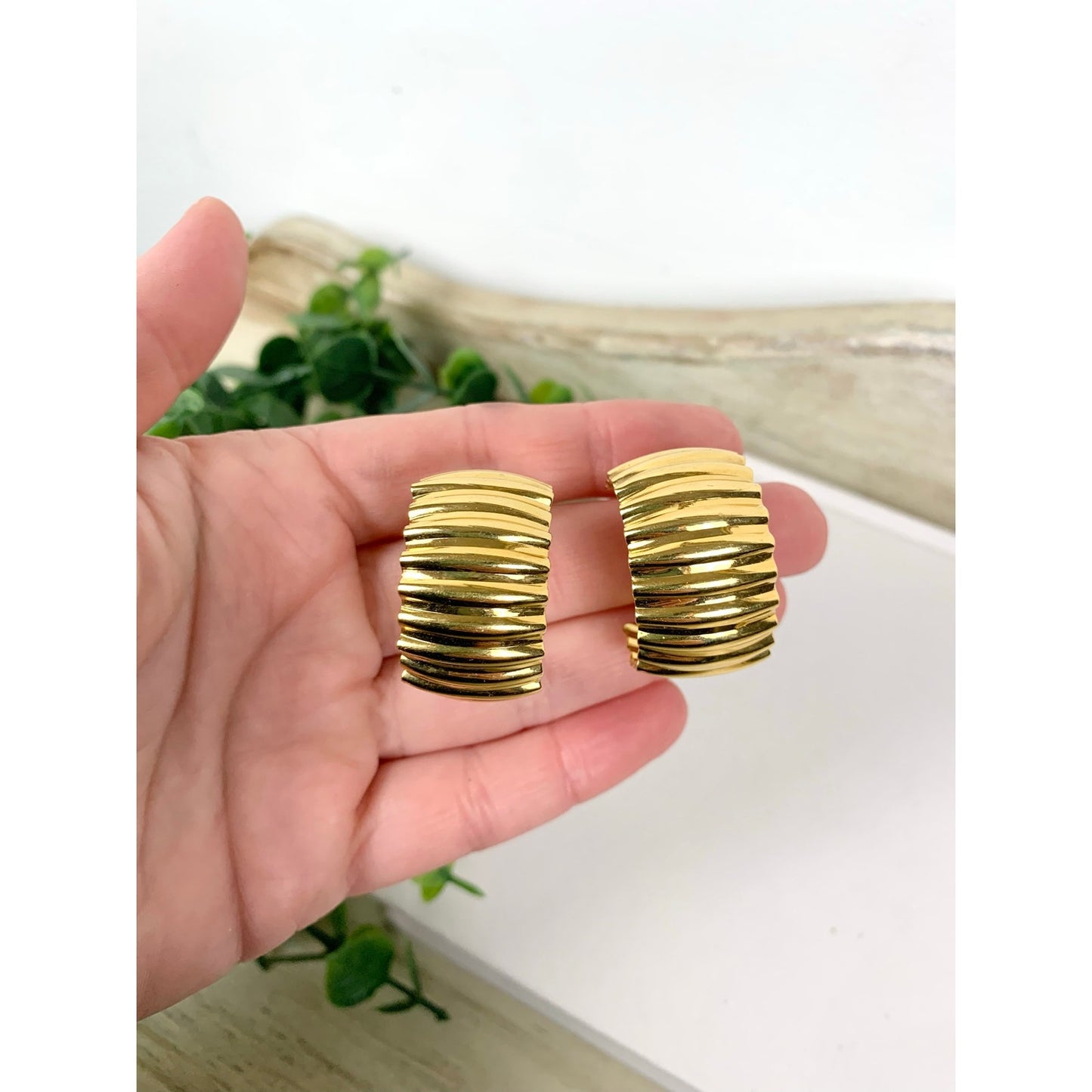 Vintage Goldtone Ribbed Hoop Earrings Chunky Statement Jewelry Bold Retro Glam