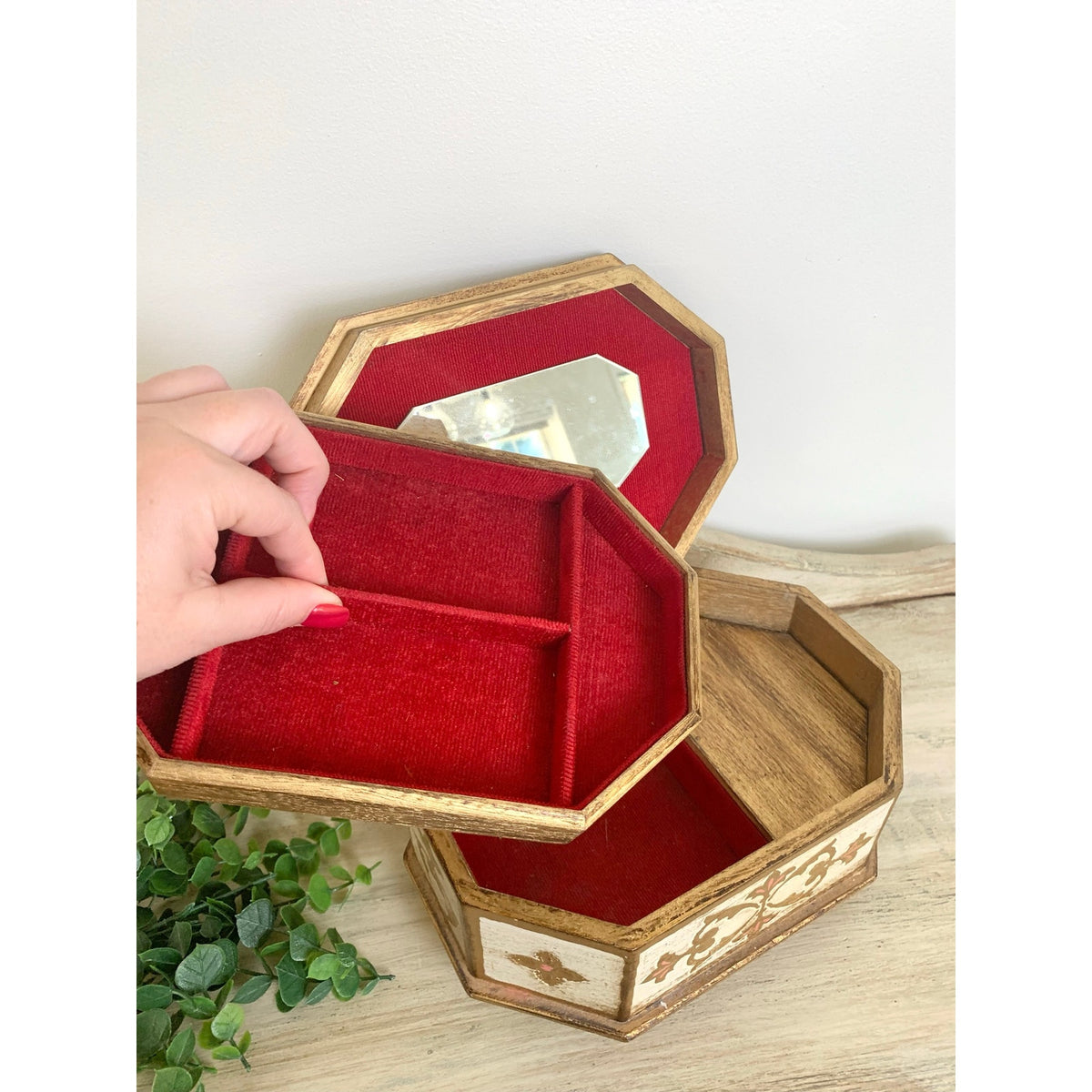 Vintage Italian Florentine Jewelry Box Music Box Hand Painted Gilt Wood Hollywood Regency