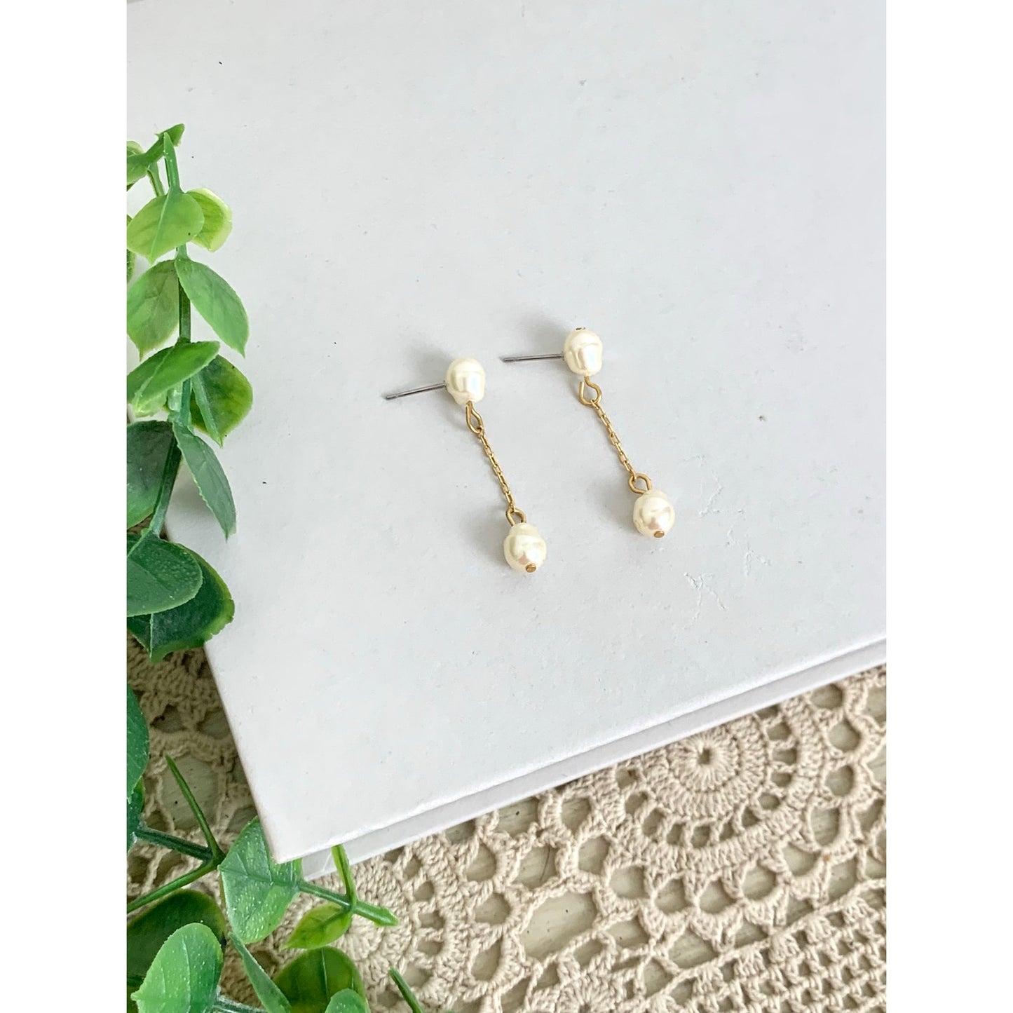 Vintage Faux Pearl Drop Earrings Gold Tone Dangle Post Back Romantic Minimalist Jewelry