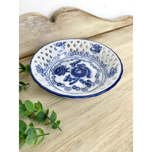 Vintage Home and Garden Party Blue Onion Lattice Bowl Candy Dish Blue and White Cottagecore