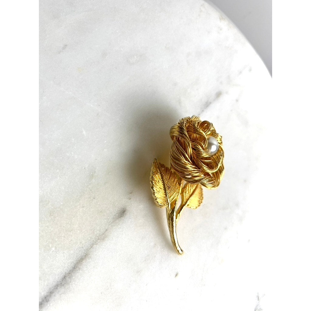 Vintage Goldtone Spun Wire Flower Brooch Faux Pearl Center Retro Statement Pin