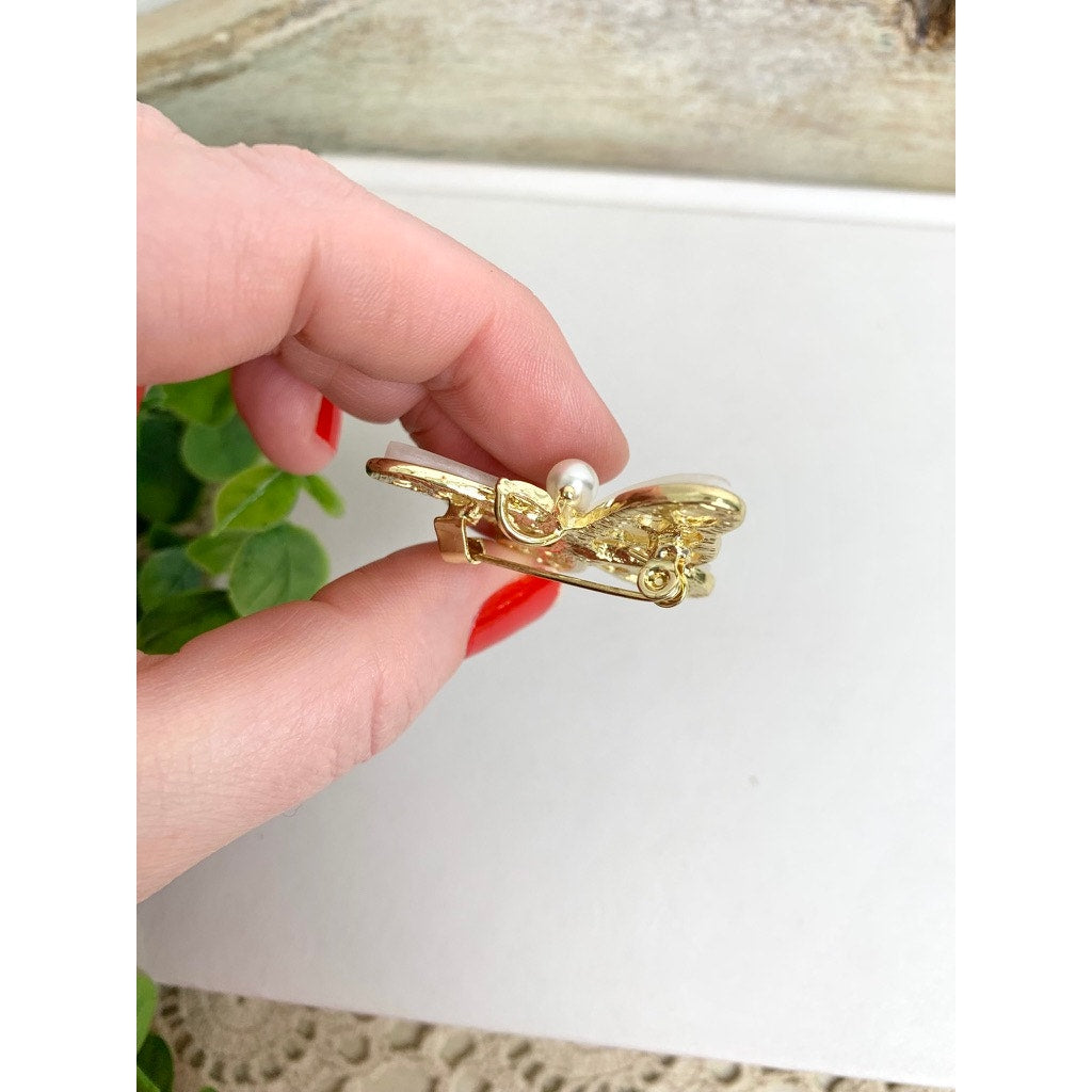 Mother of Pearl Butterfly Brooch Pendant Gold Tone Pin Pearl Romantic Cottage Jewelry