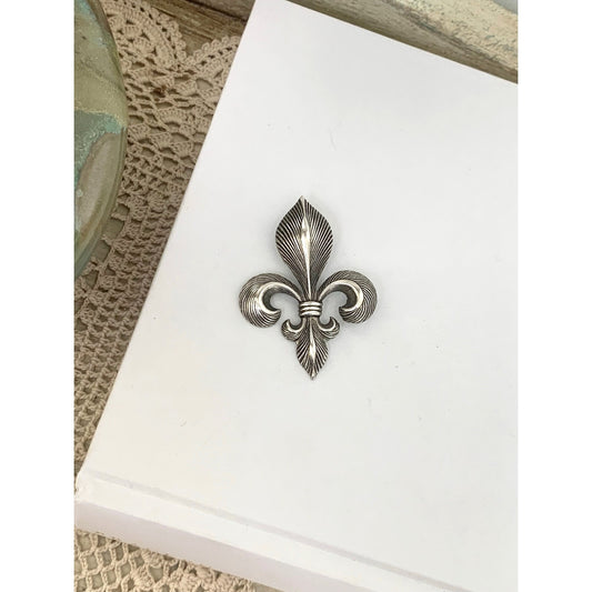 Vintage Fleur de Lis Brooch Pin Silver Tone Heraldic Textured French Style Accessory