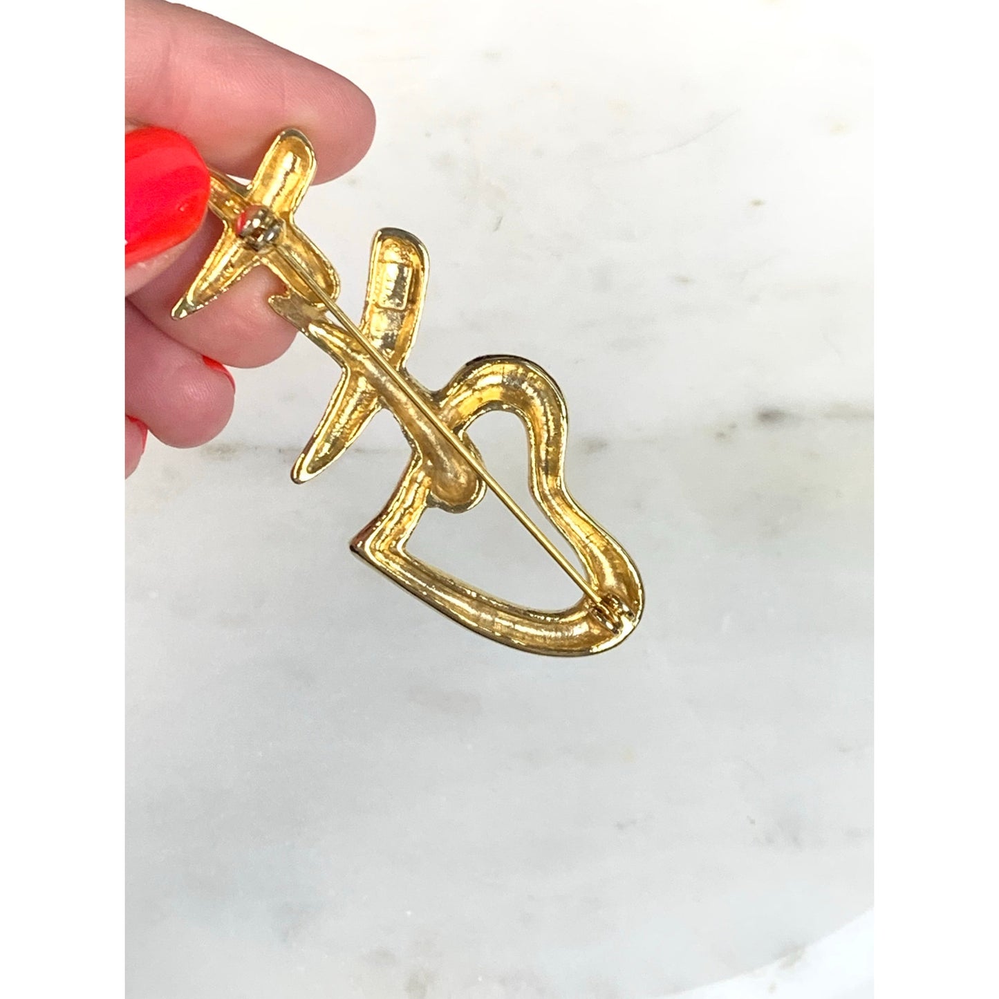 Vintage Goldtone Heart XX Brooch Love Kiss Hug Symbol Romantic Pin