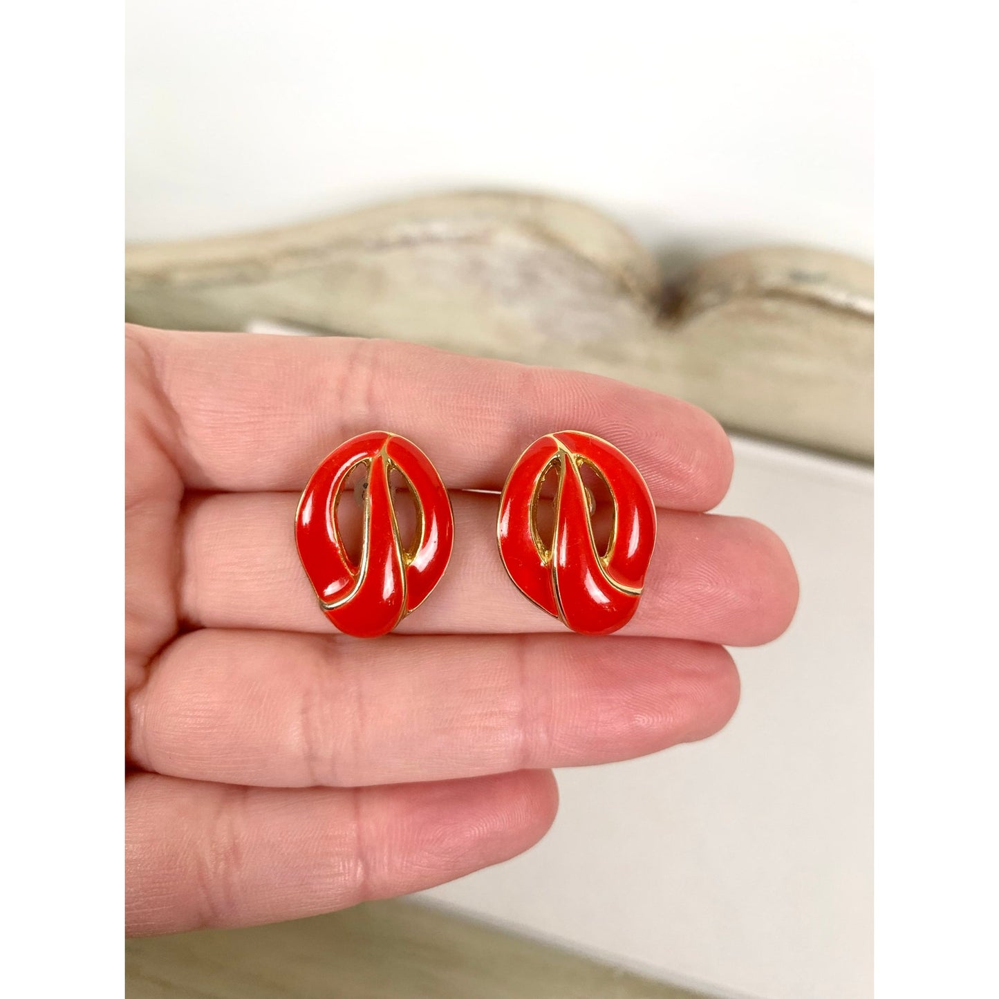 Vintage Avon Earrings Post Back Goldtone Red Enamel Classic Retro Chic Jewelry