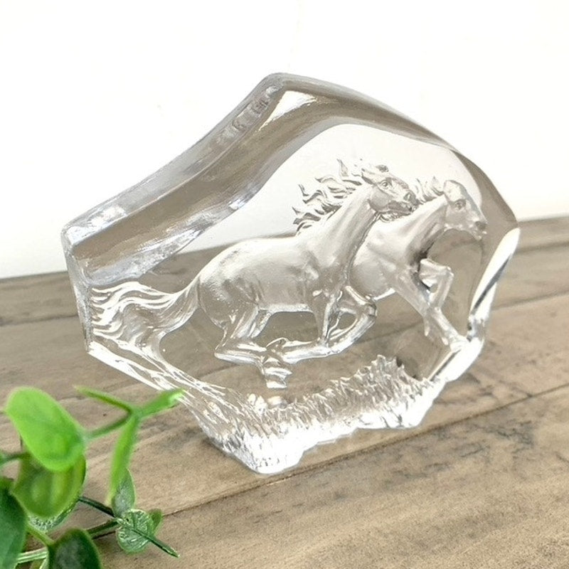 Vintage Clear Glass Horse Paperweight – Etched Wild Horses Sculpture