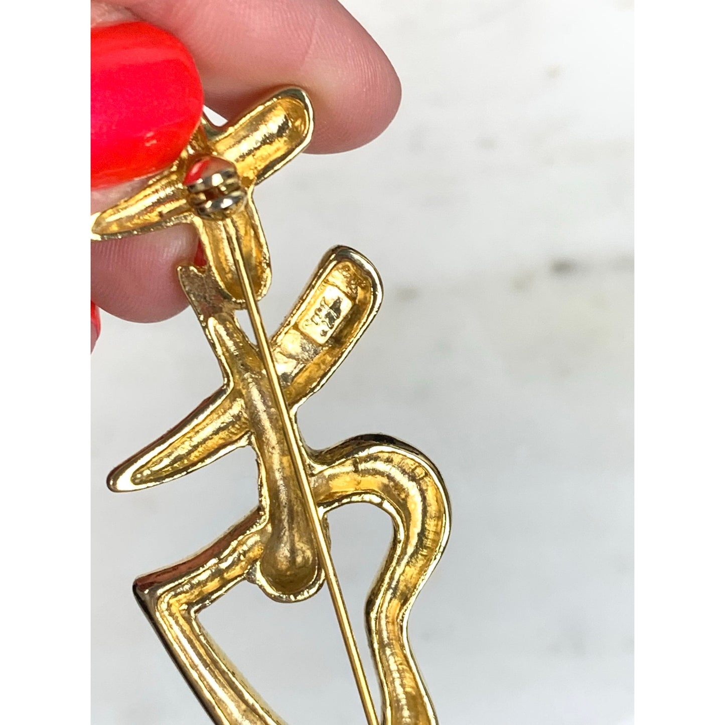 Vintage Goldtone Heart XX Brooch Love Kiss Hug Symbol Romantic Pin