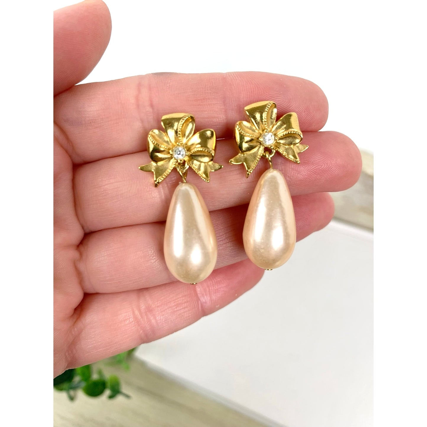 Vintage Avon Pink Gold Faux Pearl Drop Earrings Bow Rhinestone Post Back Romantic