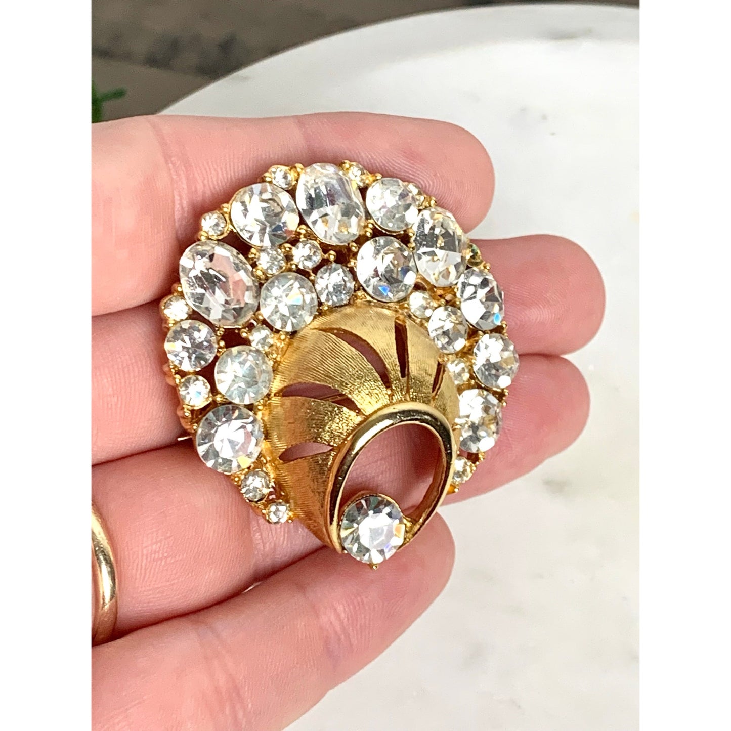 Vintage Goldtone Rhinestone Clamshell Brooch Sparkling Costume Jewelry Pin Glam
