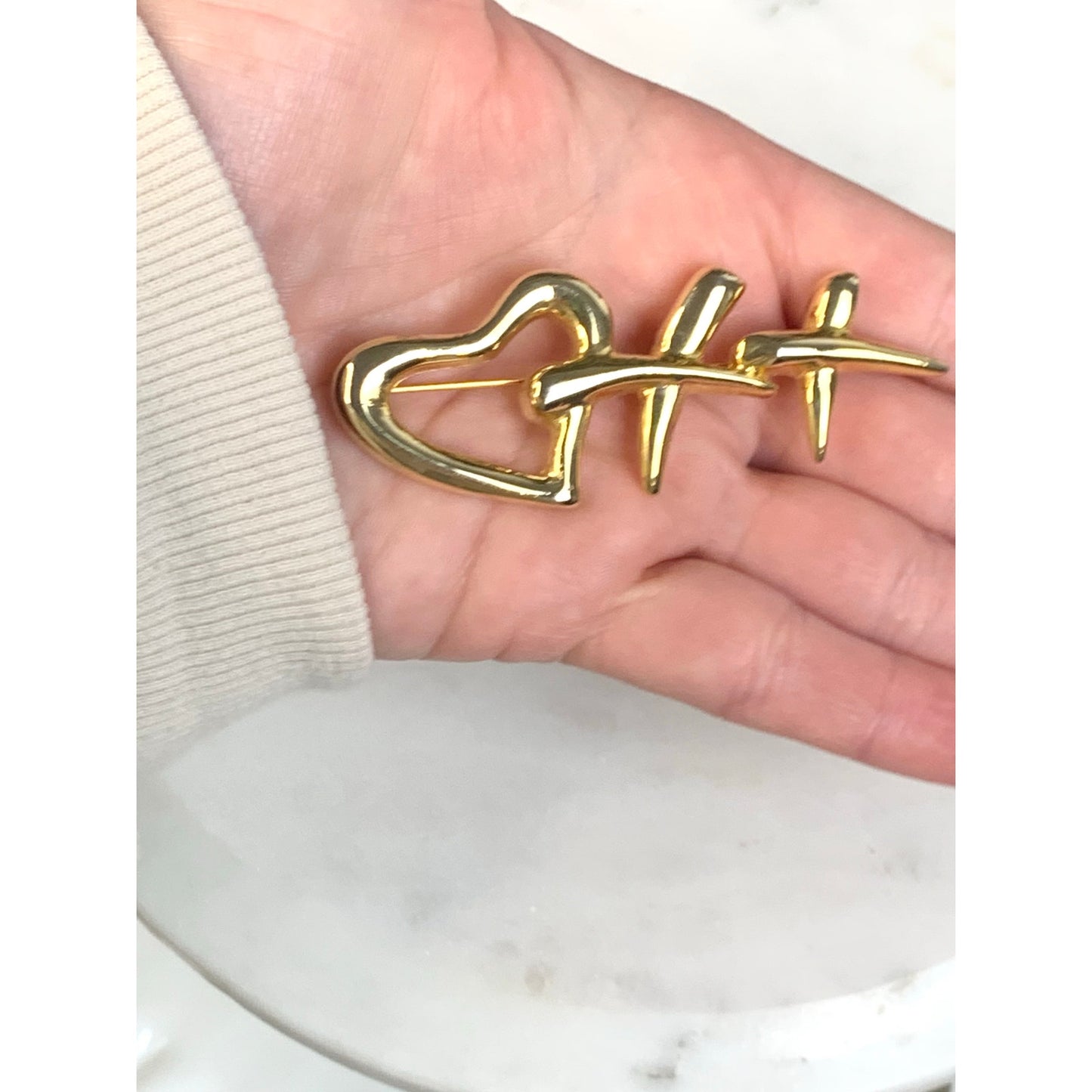 Vintage Goldtone Heart XX Brooch Love Kiss Hug Symbol Romantic Pin