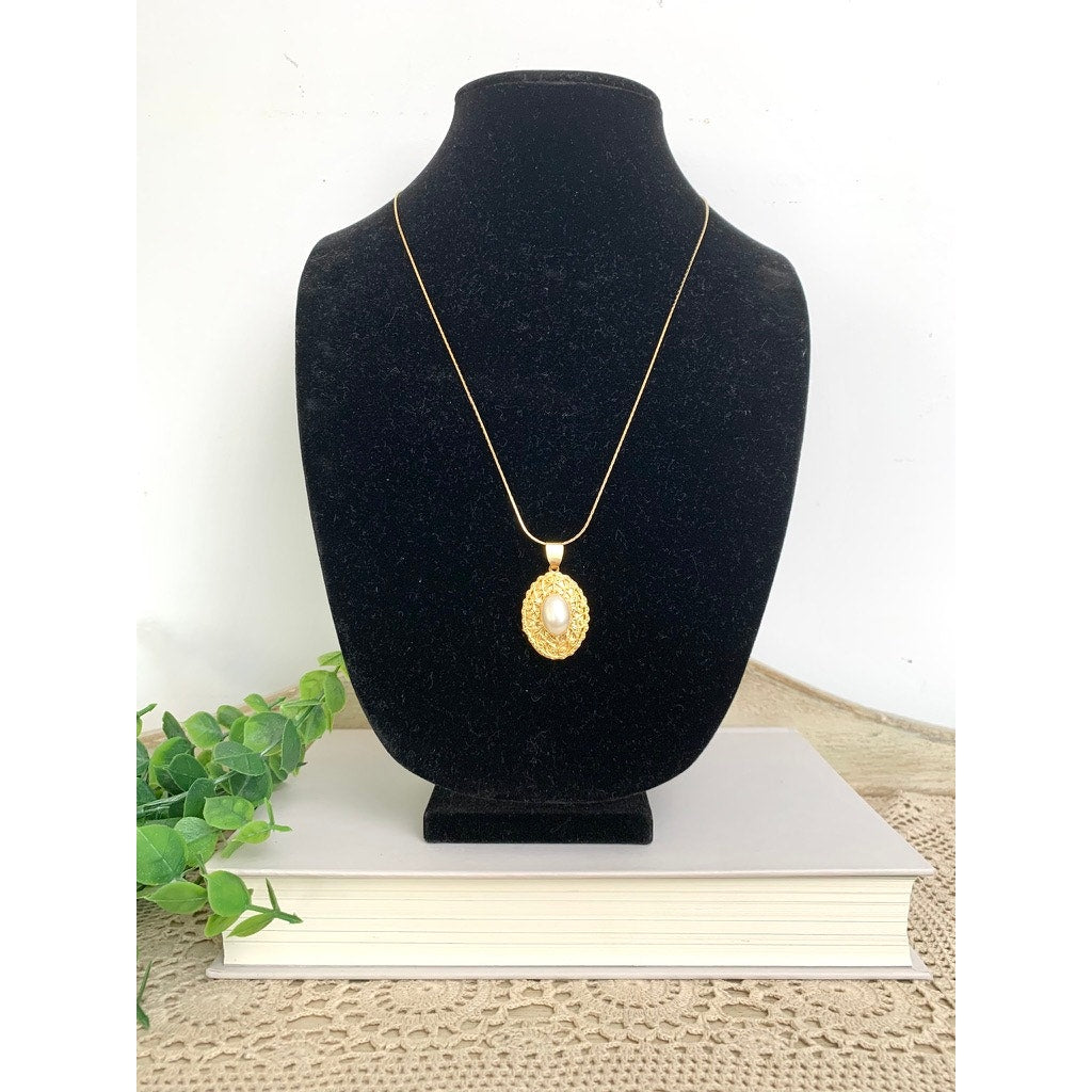 Vintage Style Faux Pearl Locket Pendant Necklace Gold Tone Oval Filigree Romantic Jewelry