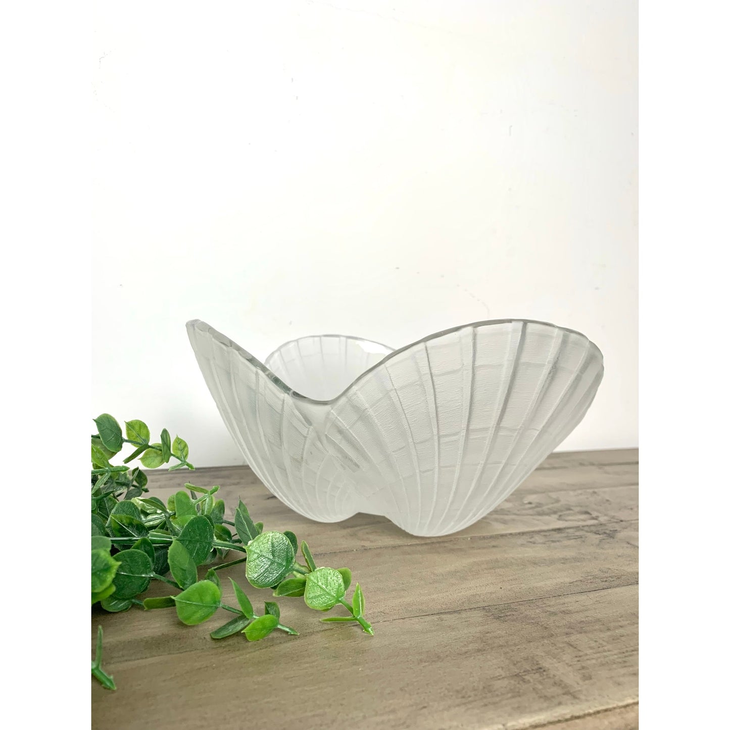 Vintage Mikasa Frosted Crystal Glass Clamshell Coastal Serving Salad Bowl