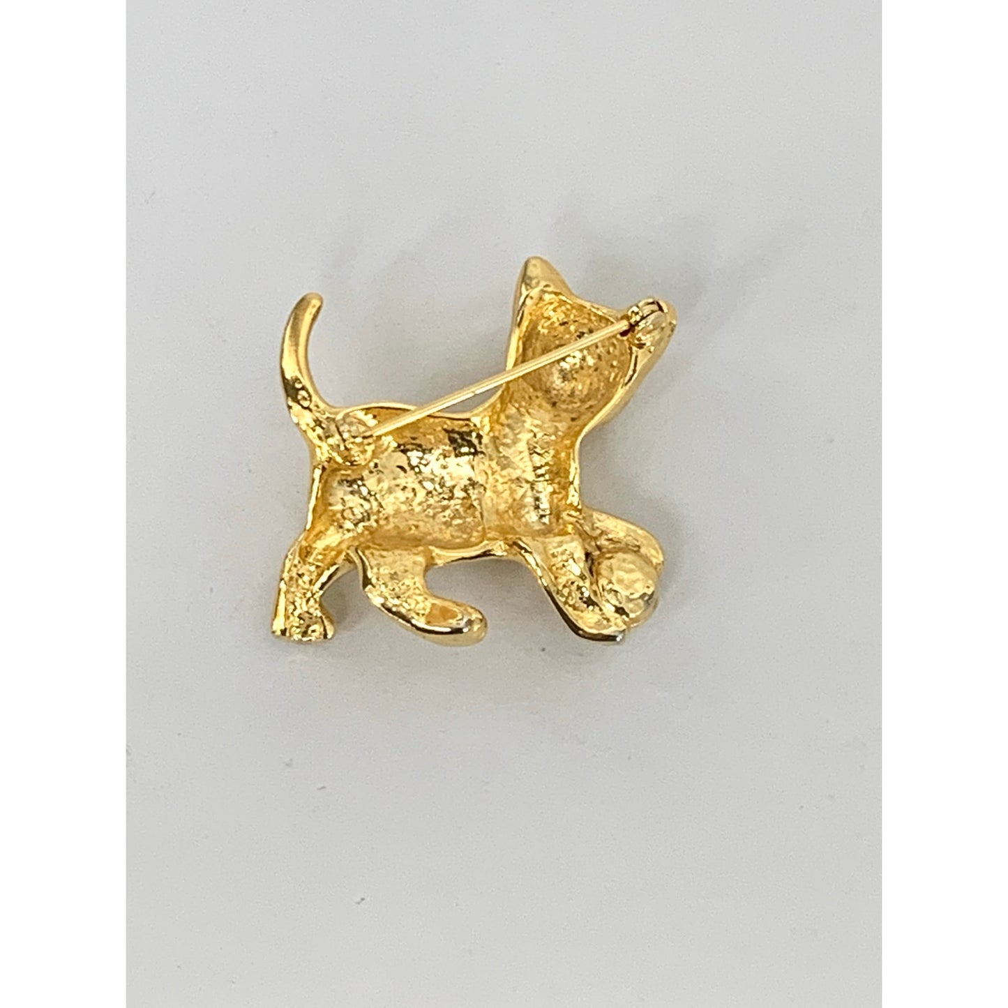 Vintage Cat Brooch Goldtone Faux Pearl Ball Green Rhinestone Eyes Kitty Pin