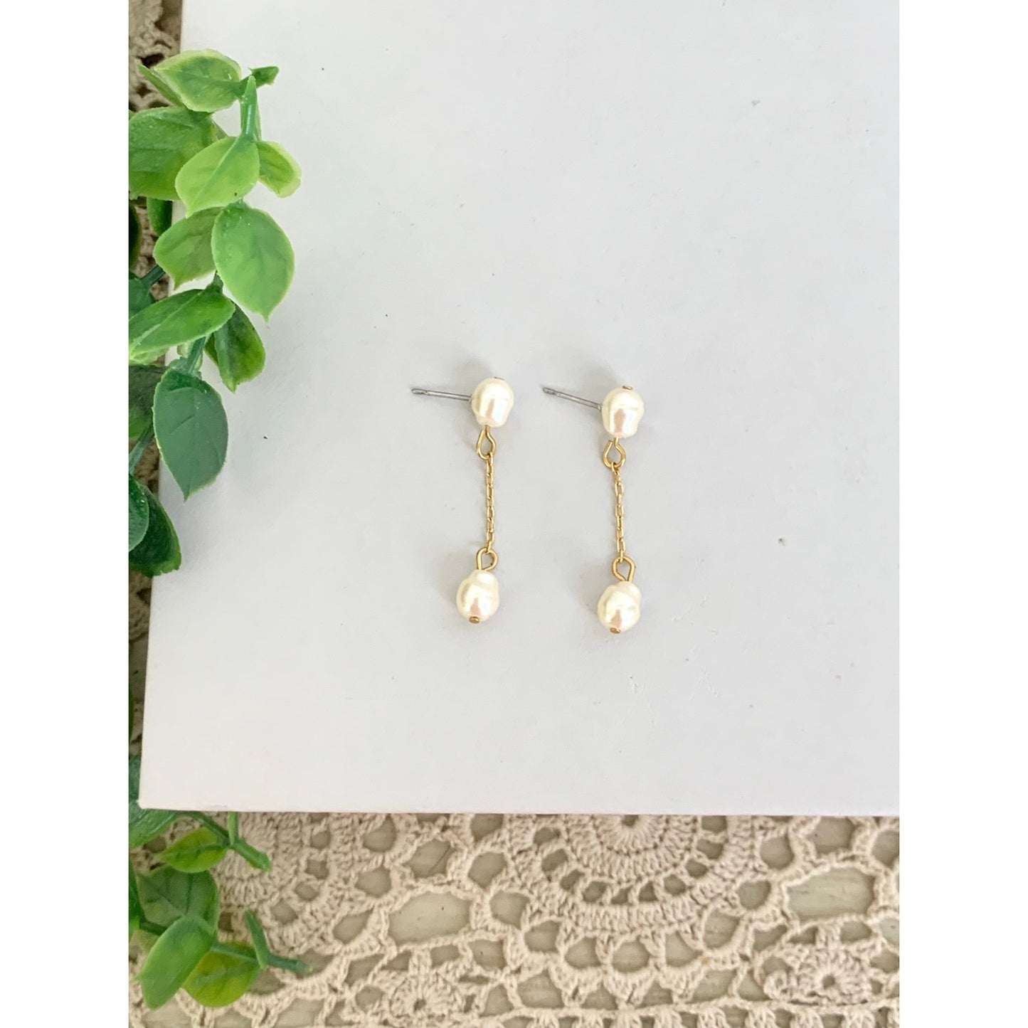 Vintage Faux Pearl Drop Earrings Gold Tone Dangle Post Back Romantic Minimalist Jewelry